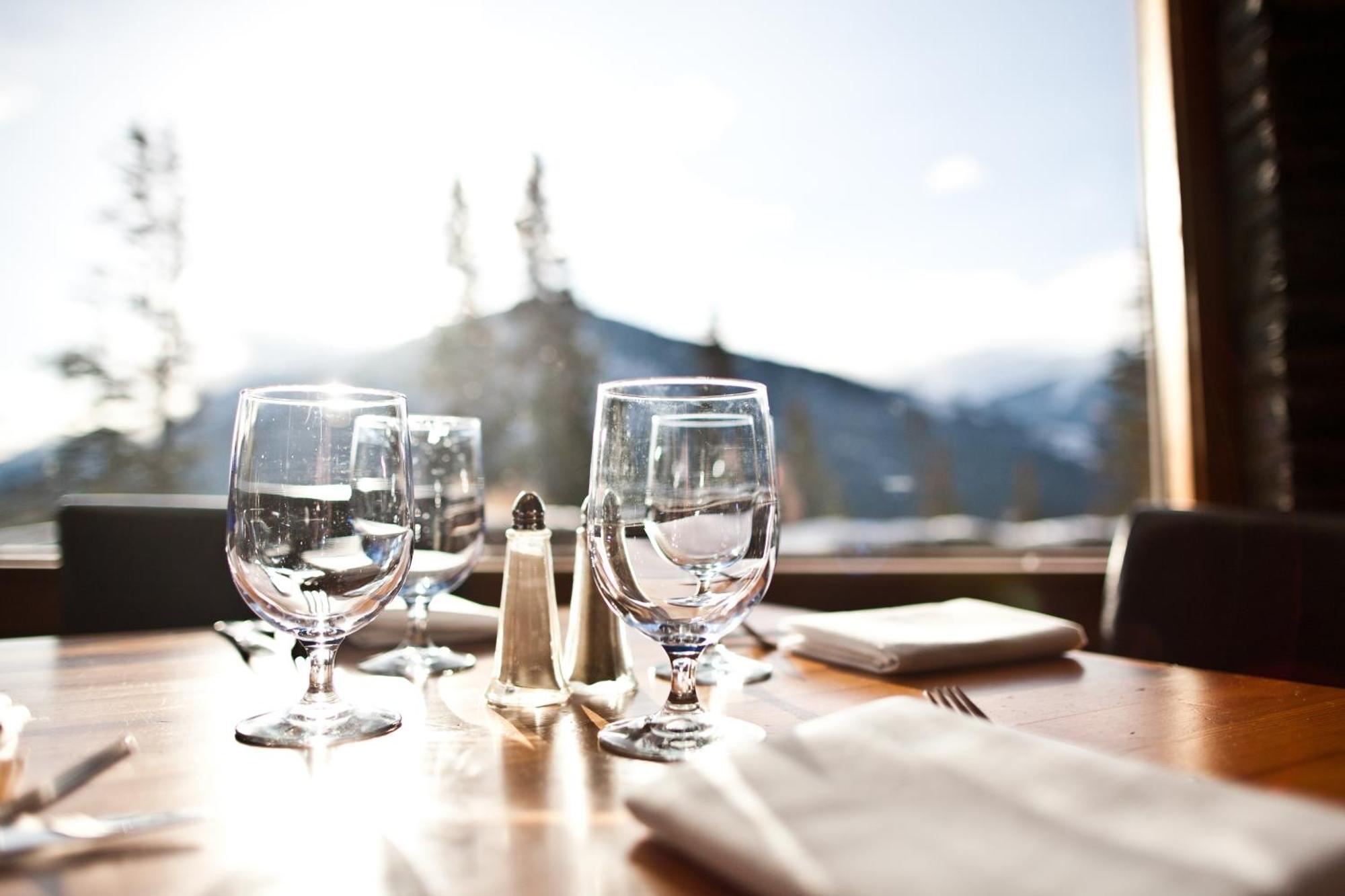 The Juniper Hotel & Bistro Банфф Екстер'єр фото