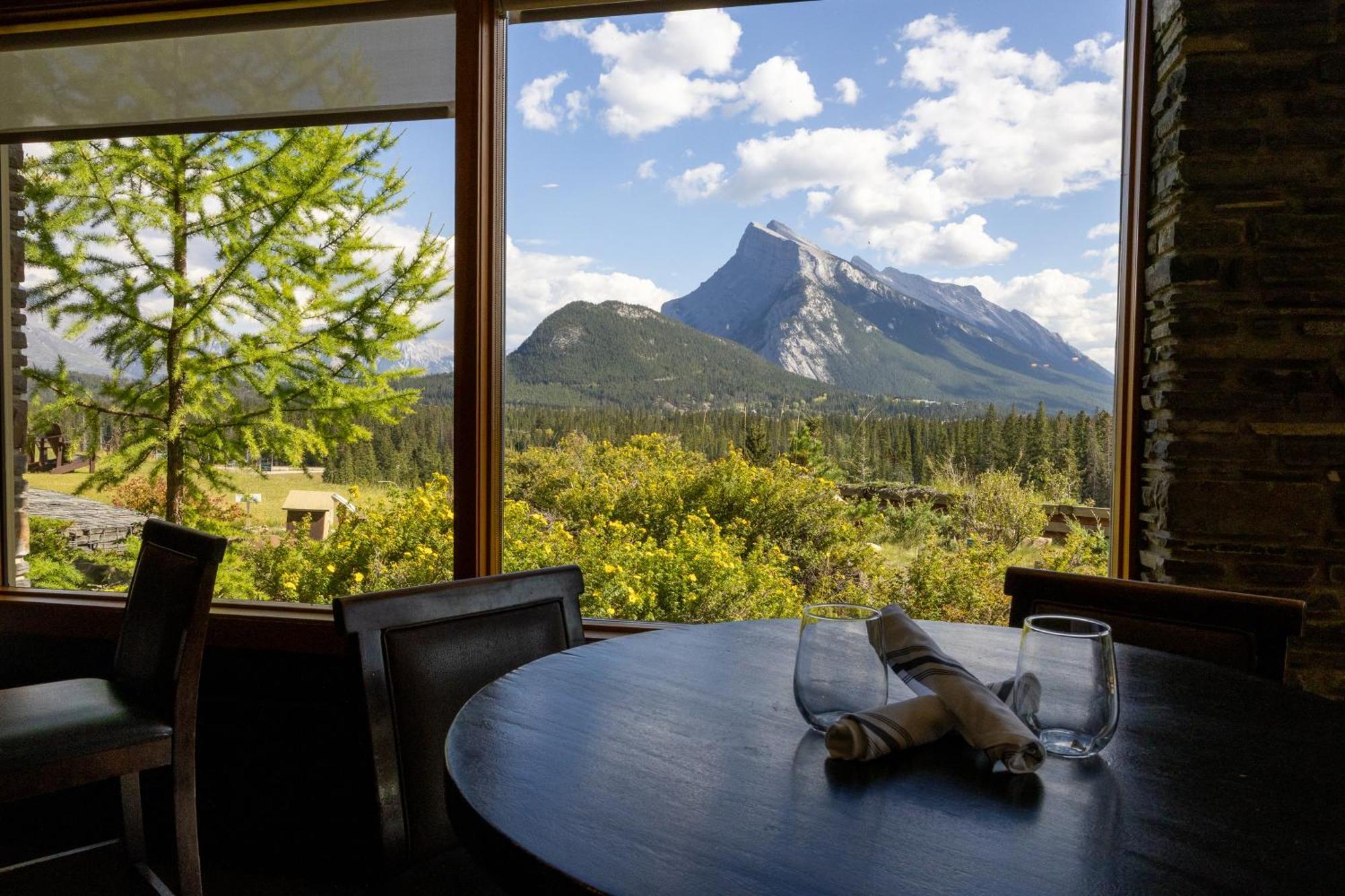 The Juniper Hotel & Bistro Банфф Екстер'єр фото
